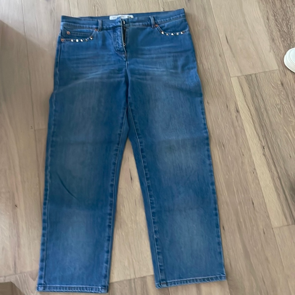 Valentino 06  Women’s Cropped Jeans with Rock-stud Pockets - Size 28